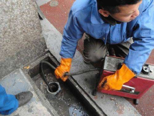 卢市镇疏通下水道